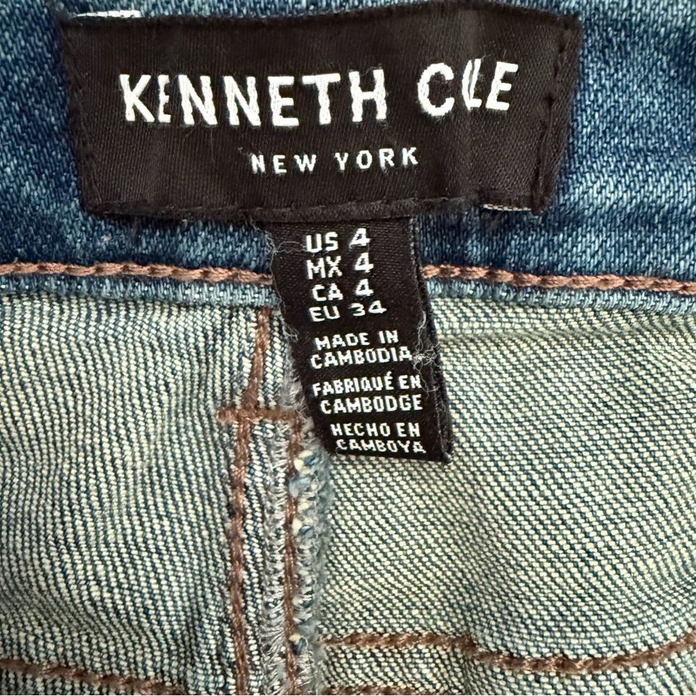 Kenneth Cole High Rise Straight Leg Jeans Blue Button Fly Raw Hem Denim Size 4 - Picture 6 of 8